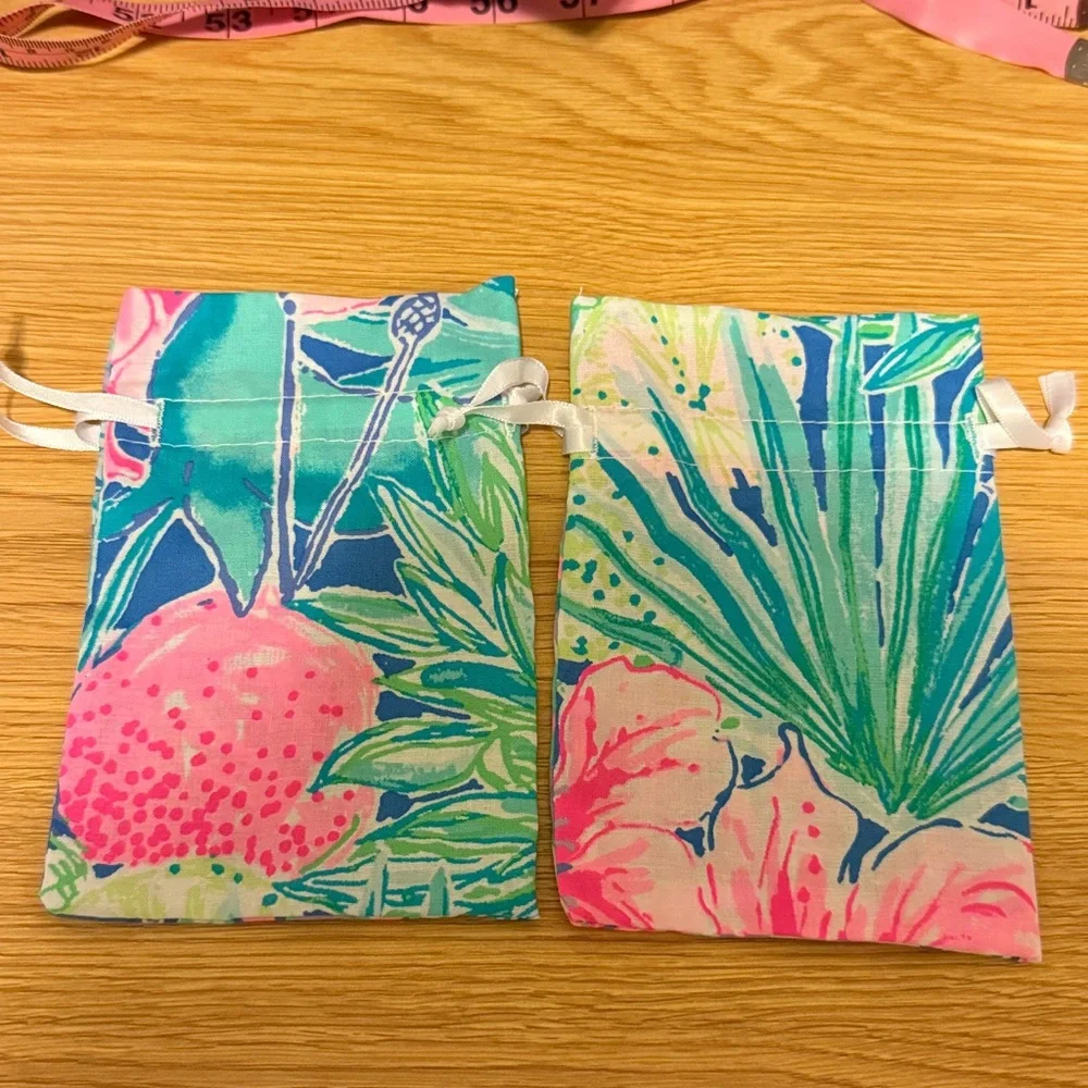 Two Lilly Pulitzer Jewelry Bags - Picture 2 of 2